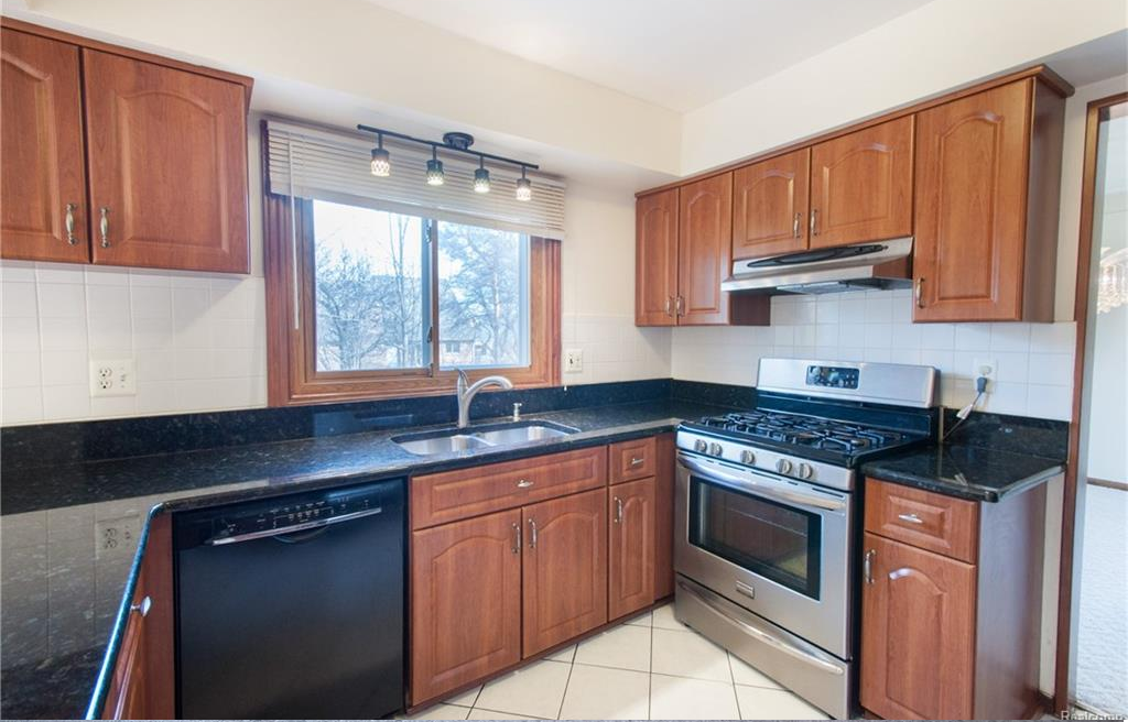 16668 White Haven, Northville Twp, MI 48168